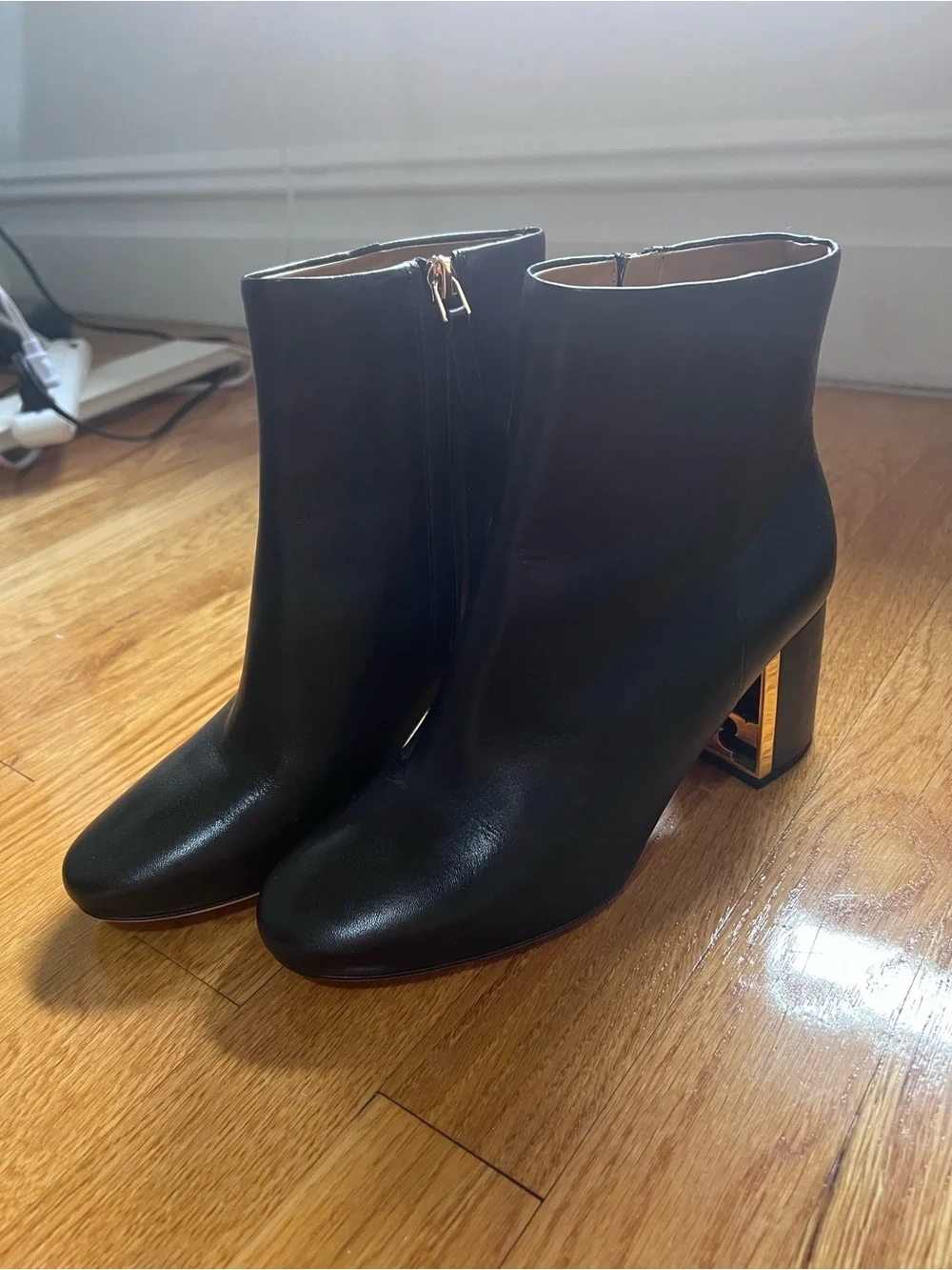 Tory Burch tory burch